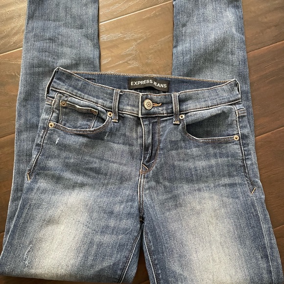 EXPRESS SUPER SKINNY JEANS 2R. Whisking. Little distress. Some stretch - Picture 1 of 11